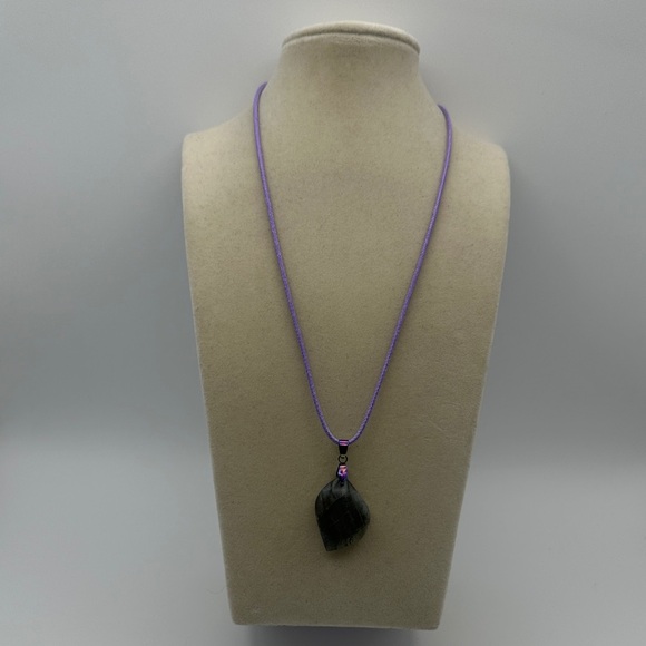 Purple Flash Labradorite Pendant Necklace - Picture 2 of 6